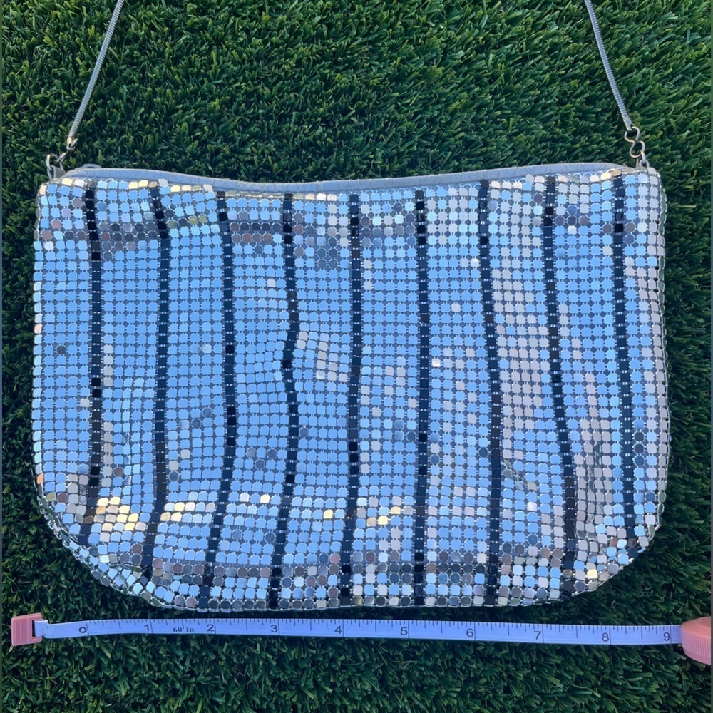 Metal Mesh Silver and Black Shoulder Bag - Picture 3 of 10